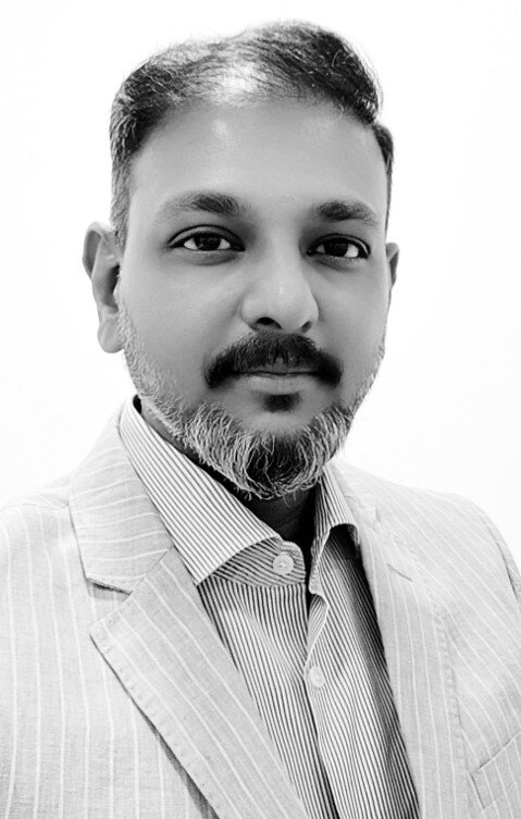 Portrait of Dr. Dinesh Kumar Murugesan